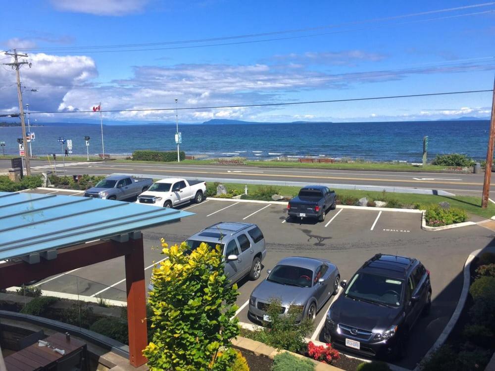 Qualicum Beach Inn Exterior photo