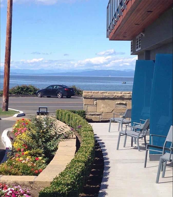 Qualicum Beach Inn Exterior photo